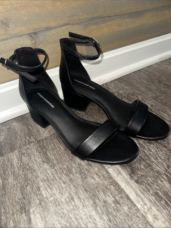 Amazon Essentials Shoes - Amazon Essentials Black Ankle-Strap Block Heel Sandals